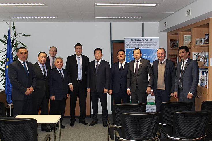Делегация Кыргызской Республики во время посещения институтов Европейского союза и основных аналитических центров в Брюсселе
