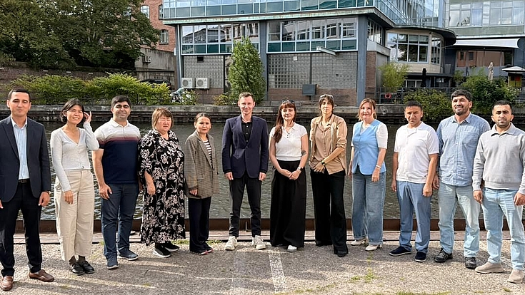 Die Mitglieder der Delegation, Mitarbeiter des HSS in Zentralasien und Trainerin Helena Cerovic (CEMUNE)
