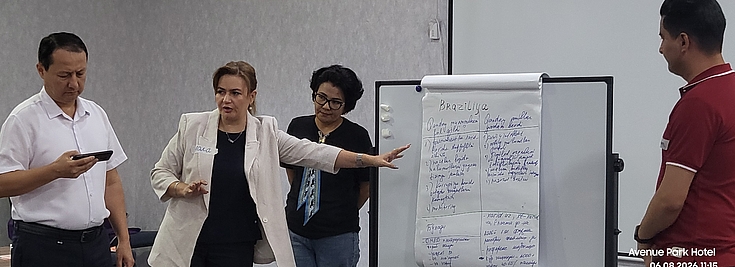Die Teilnehmenden entwickeln in Gruppenarbeit moderne Unterrichtsmodule und interaktive Lehrmaterialien.