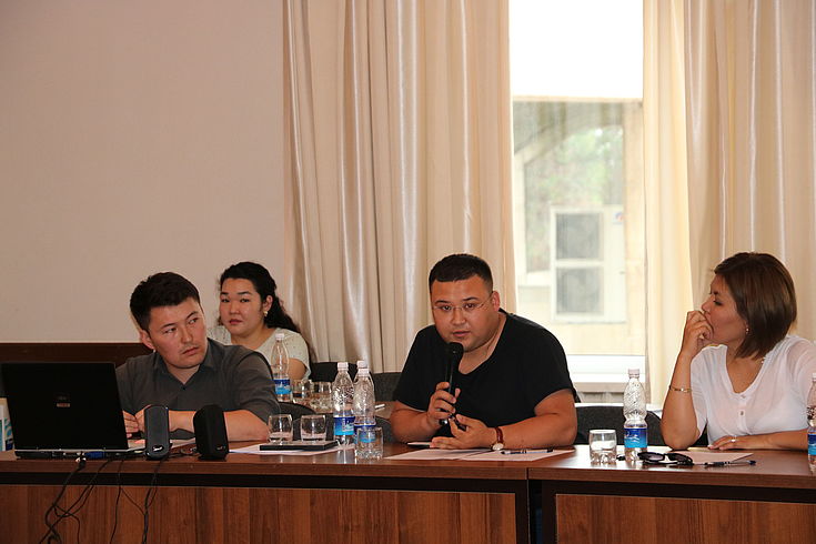 Herr Elijsar Tilebaldy uulu, Programmdirektor des Instituts für Entwicklung und Jugend der Kirgisischen Republik
